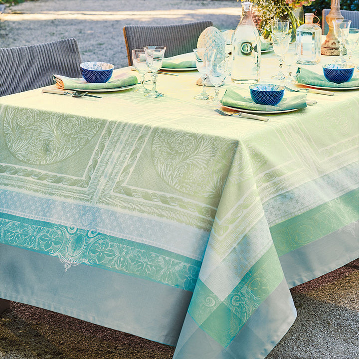Isabelle Almond tablecloth 