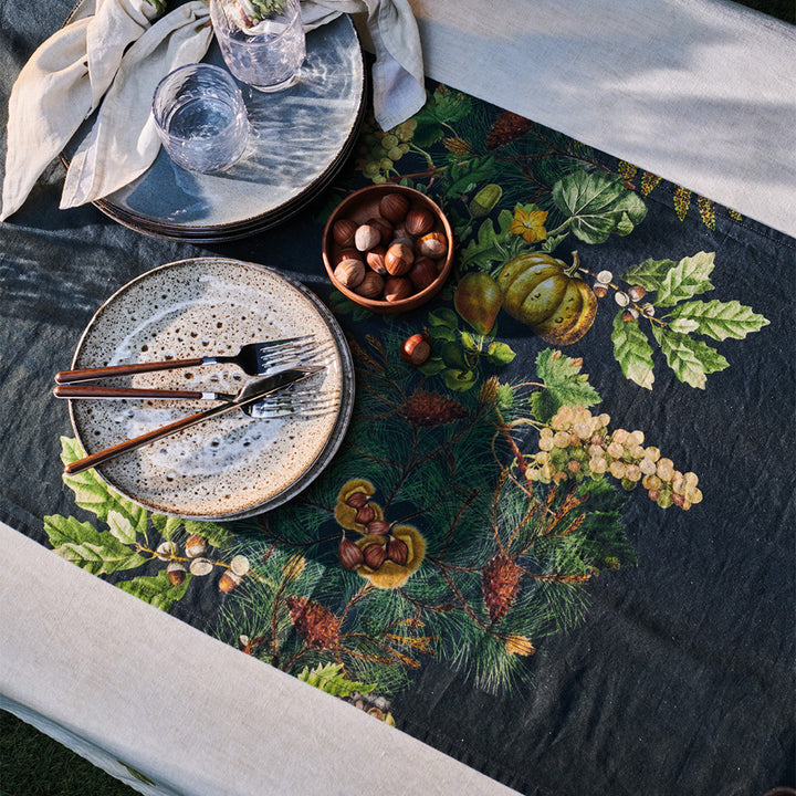 A thousand woody delights table runner
